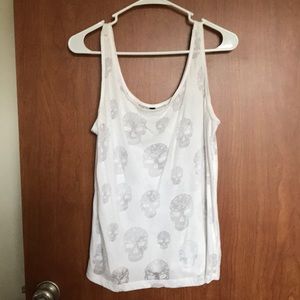 White skull tank